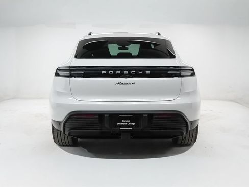 Used 2026 Porsche Macan 4 Electric AWD/4WD image 10