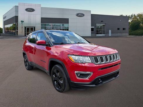 Used 2020 Jeep Compass Latitude AWD/4WD image 2