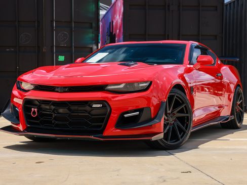 Used 2022 Chevrolet Camaro LT RWD image 1