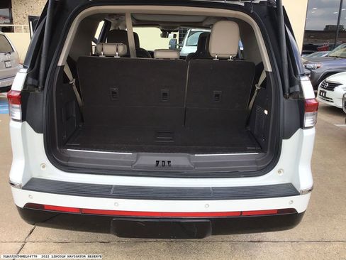 Used 2022 Lincoln Navigator Reserve image 18
