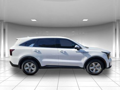 New 2026 Kia Sorento LX FWD image 2