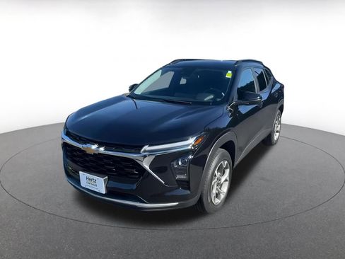 Used 2025 Chevrolet Trax LT image 7