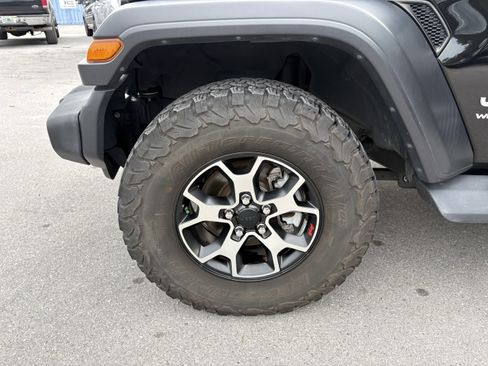 Used 2019 Jeep Wrangler Sport image 37