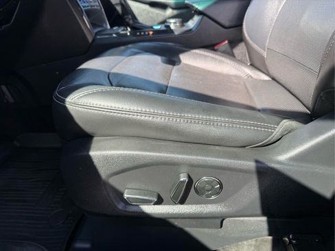 Used 2017 Ford Explorer Limited w/ Equipment Group 303A AWD/4WD image 16