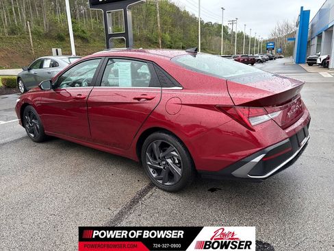 Used 2025 Hyundai Elantra SEL FWD image 3