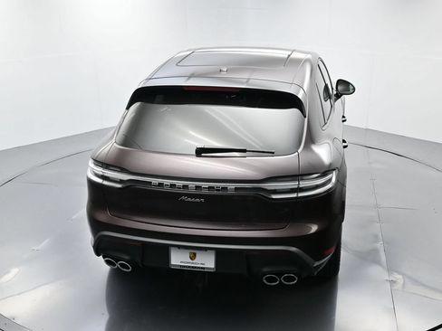 Certified 2025 Porsche Macan AWD/4WD image 34