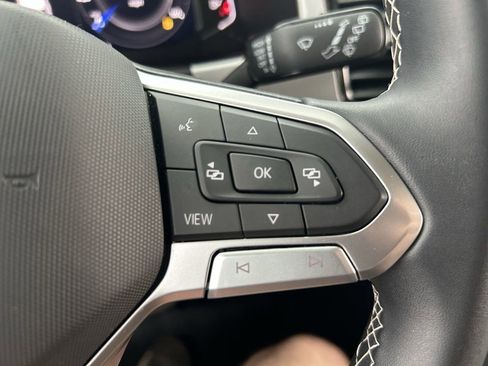 Used 2023 Volkswagen Atlas SE w/ Panoramic Sunroof Package AWD/4WD image 16