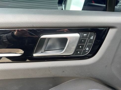 Used 2023 Porsche Cayenne image 20