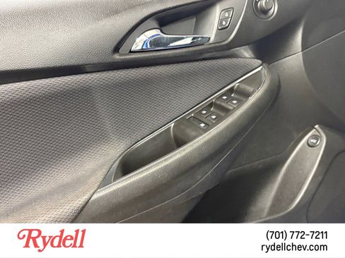 Used 2019 Chevrolet Cruze LT w/ Convenience Package image 11