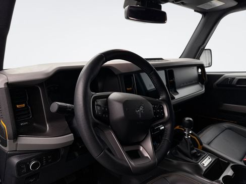 Used 2023 Ford Bronco Badlands image 10