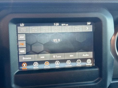 Used 2022 Jeep Wrangler Unlimited Sport AWD/4WD image 16