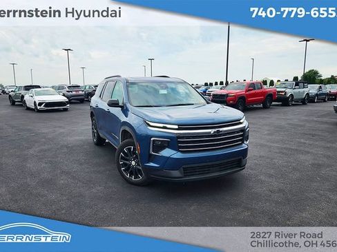 Used 2026 Chevrolet Traverse LT w/ Sun and Wheel Package AWD/4WD image 1