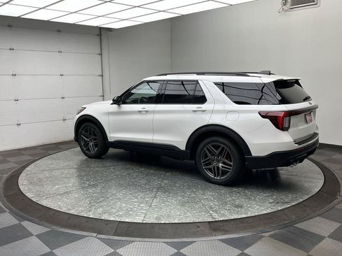 Used 2026 Ford Explorer ST w/ Sun And Sound Package AWD/4WD image 2