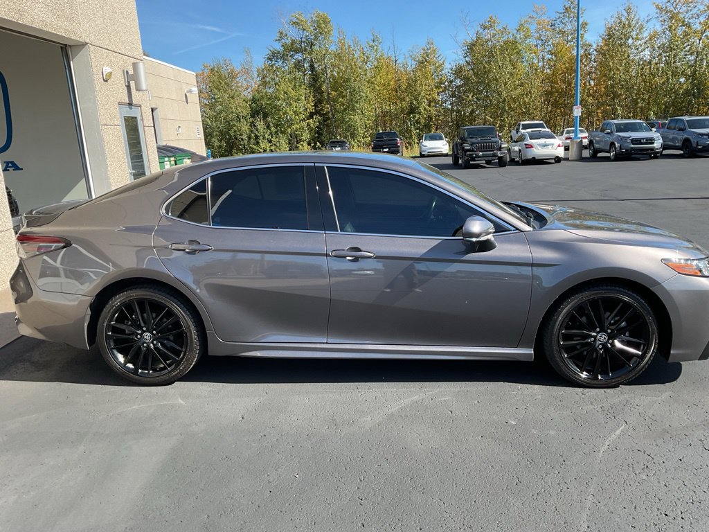 Used 2023 Toyota Camry XSE FWD image 4