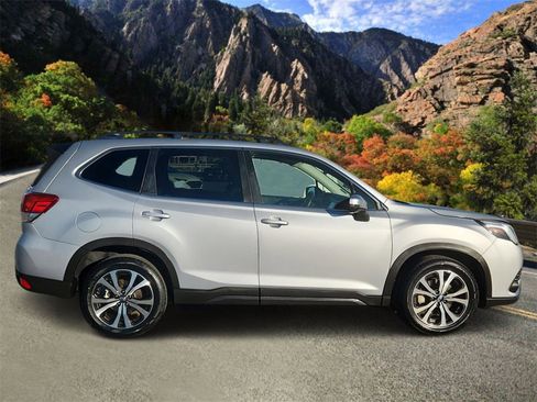 Used 2024 Subaru Forester Limited image 2