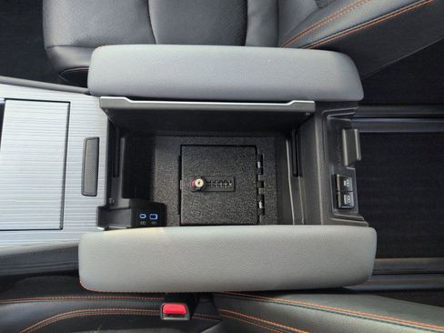 Used 2024 Toyota Sienna AWD image 25