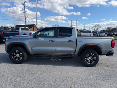 Used 2024 GMC Canyon AT4 w/ Technology Package image 9