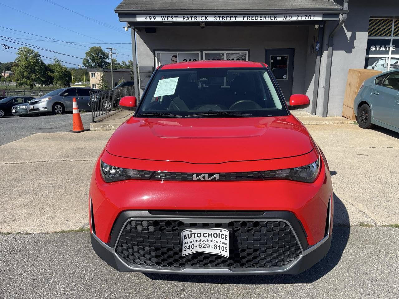 Used 2025 Kia Soul LX w/ LX Technology Package FWD image 3