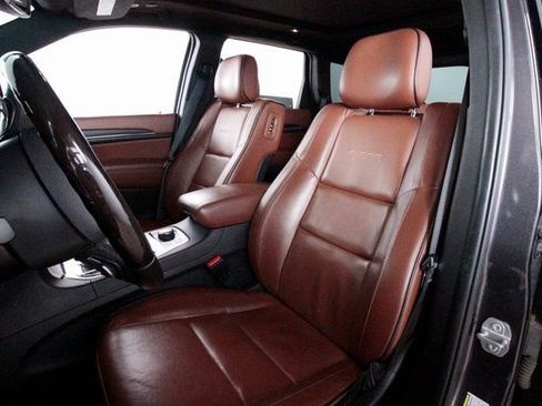 Used 2018 Jeep Grand Cherokee Summit w/ Platinum Series Group image 24