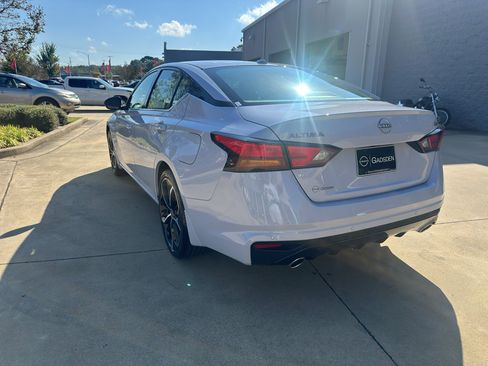 New 2025 Nissan Altima 2.5 SR image 6