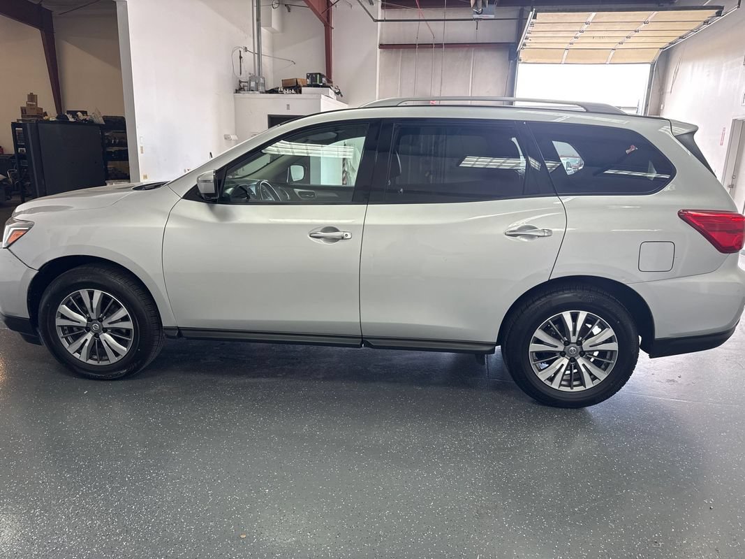 Used 2019 Nissan Pathfinder SL AWD/4WD image 7