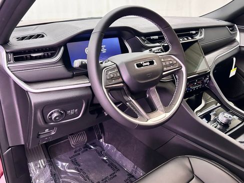 New 2025 Jeep Grand Cherokee Limited image 15