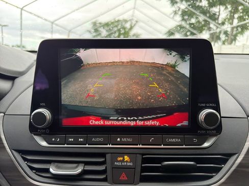 Used 2025 Nissan Altima 2.5 SV FWD image 22