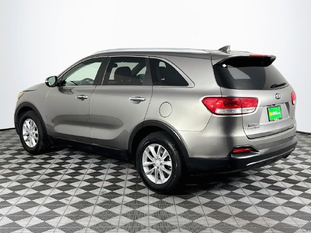 Used 2017 Kia Sorento FWD image 6