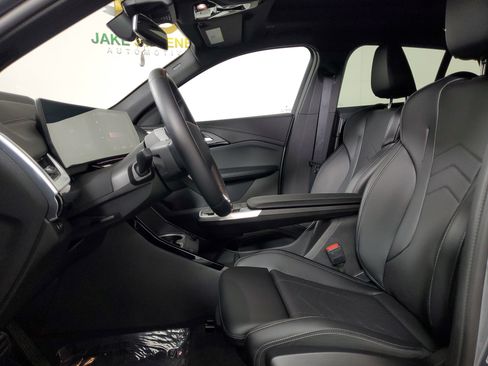 Certified 2025 BMW X2 xDrive28i w/ Premium Package image 9