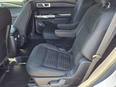 Used 2021 Ford Explorer XLT image 8