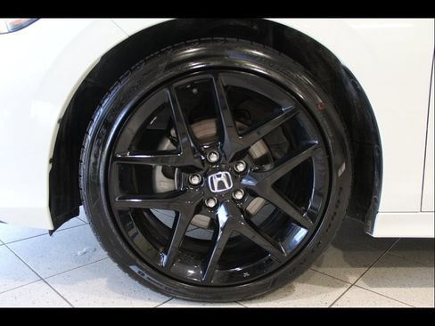 Certified 2025 Honda Civic Sport image 9