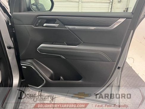 Used 2025 GMC Acadia Elevation FWD image 44