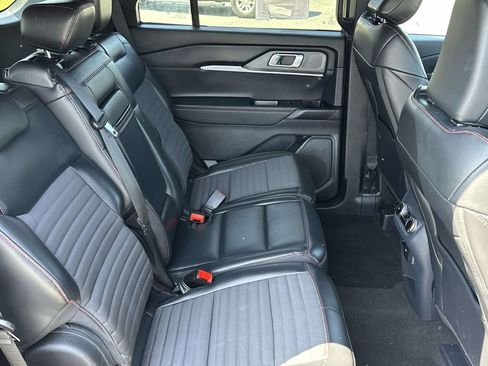 Used 2025 Ford Explorer ST-Line w/ ST-Line Street Pack AWD/4WD image 10