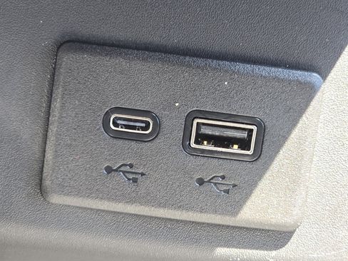 Used 2024 Chevrolet Silverado 1500 High Country image 8