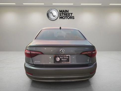 Used 2021 Volkswagen Jetta R-Line image 4