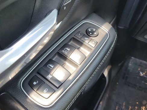 Used 2021 RAM 1500 Laramie RWD image 32