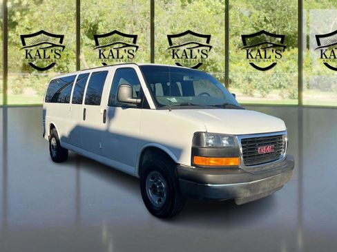 Used 2014 GMC Savana 3500 LT w/ LT Preferred Equipment Group image 3