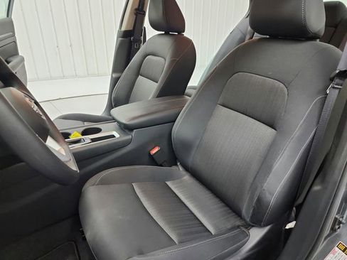 Used 2025 Nissan Altima 2.5 SV image 19