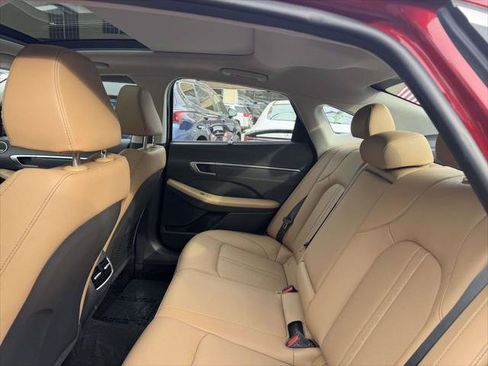 Used 2025 Hyundai Sonata Limited FWD image 10