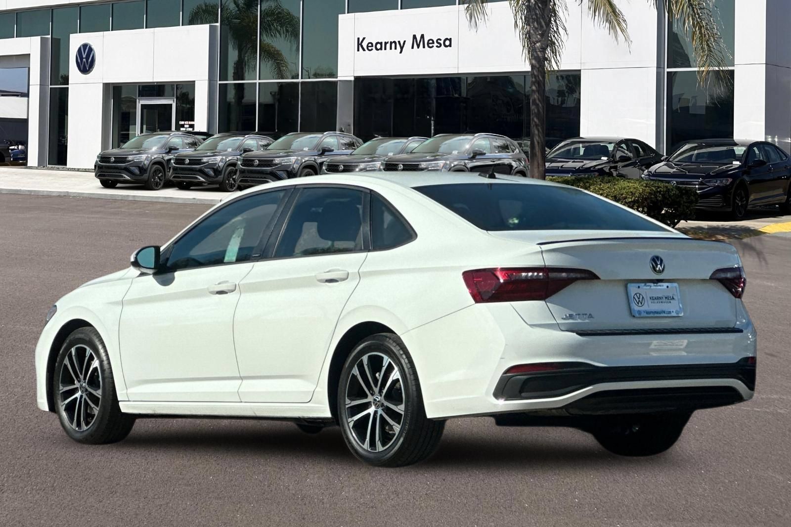 Used 2023 Volkswagen Jetta Sport FWD image 6