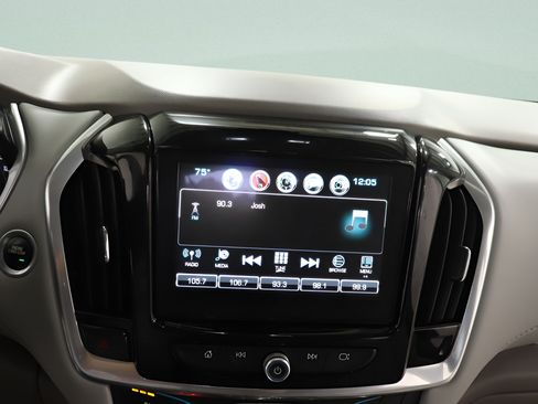 Used 2019 Chevrolet Traverse Premier w/ Driver Confidence II Package FWD image 14