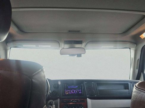 Used 2006 Jeep Commander Limited w/ Trailer Tow Group IV image 8