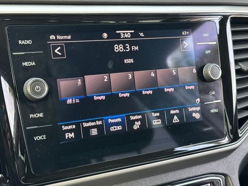 Used 2023 Volkswagen Atlas SEL Premium image 19