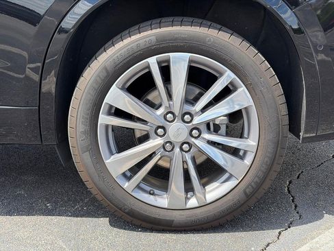 Used 2024 Cadillac XT6 Premium Luxury w/ Technology Package AWD/4WD image 9