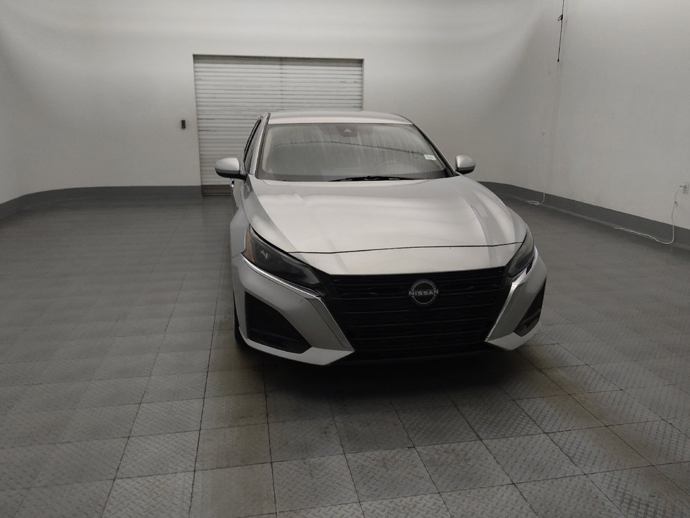 Used 2023 Nissan Altima 2.5 SV FWD image 14