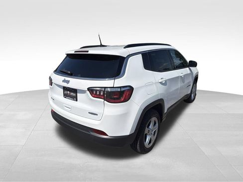 Used 2023 Jeep Compass Latitude w/ Convenience Group AWD/4WD image 9
