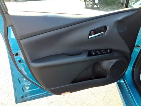 Used 2017 Toyota Prius Prime Advanced FWD image 17