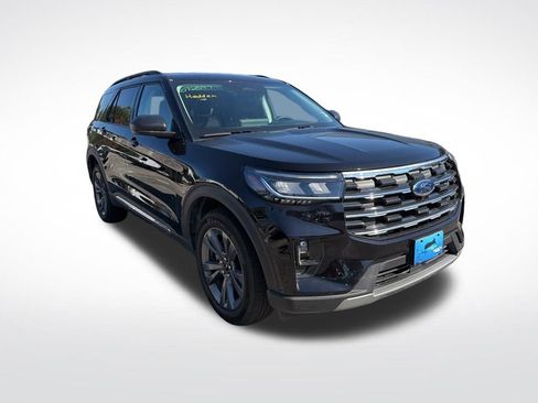 Used 2025 Ford Explorer Active w/ Active Comfort Package image 2