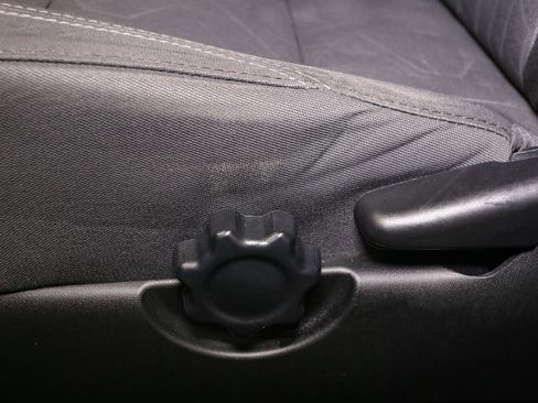 Used 2016 Toyota Tacoma TRD Off-Road image 39