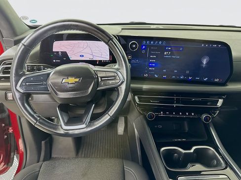 Used 2024 Chevrolet Traverse LT FWD image 19